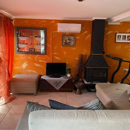 בית נופש Niki's House אפאנומי