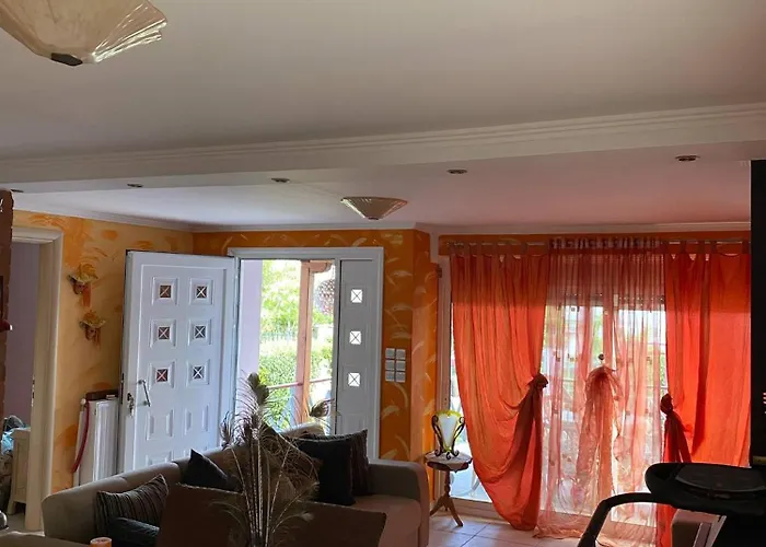 Niki's House Case de vacanță