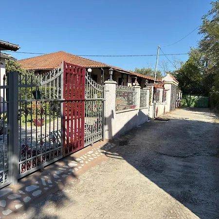 Niki's House *