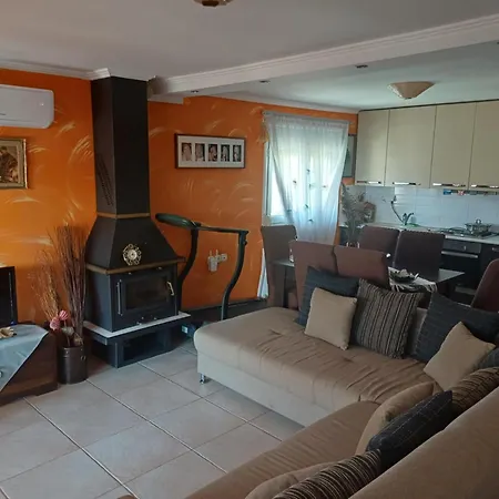 Semesterbostad Niki's House *